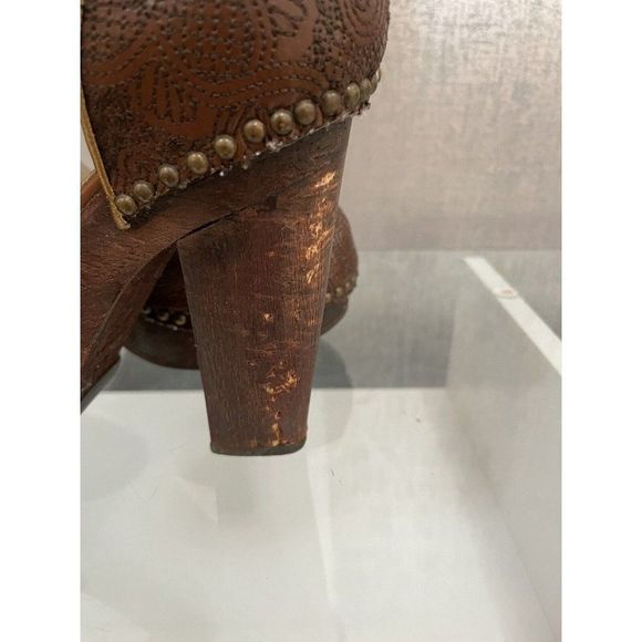 Prada Leather and Wood Floral Platform Clogs Size: EU 37.5 US 7.5 (B7) - Picture 5 of 12